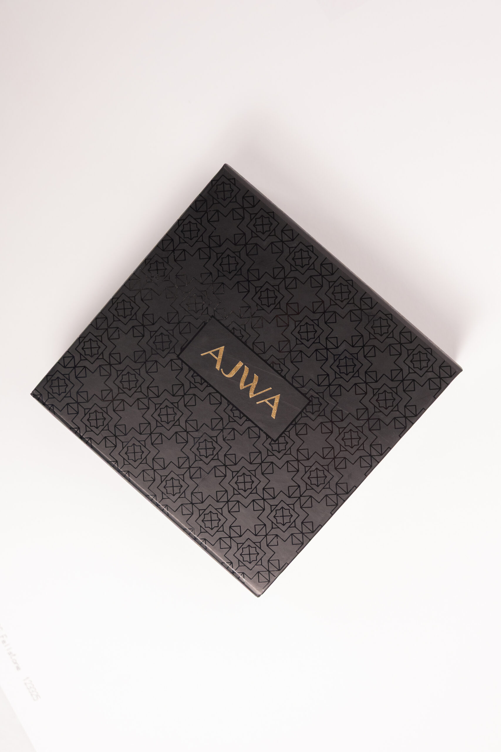 Special Gift Edition - Premium Ajwa Dates from Madina 2026 (Black/Gold) - Image 3
